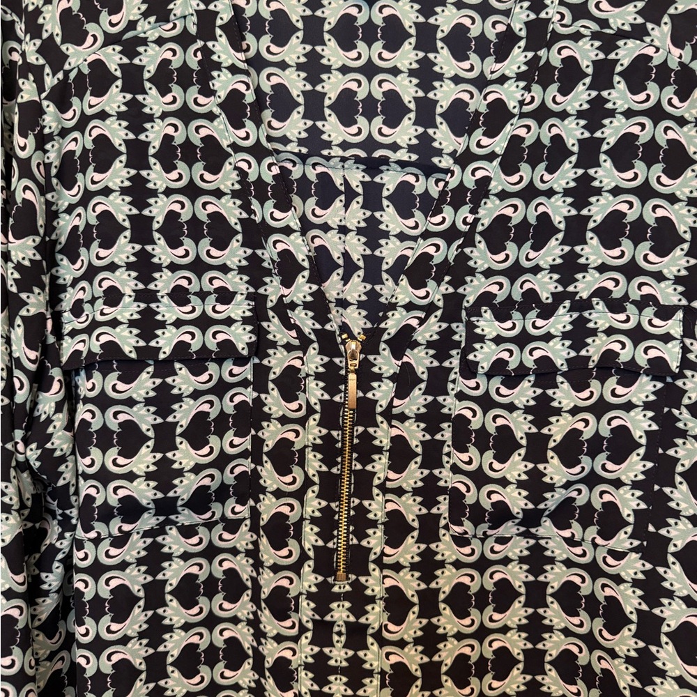 Express Patterned Button-Down Blouse - Picture 3 of 4